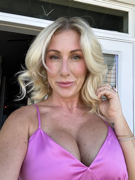 Lorelei Finds/loreleifinds: Southern Trucker Pornstar | OnlyFans Review (Leaks, Videos, Nude ...