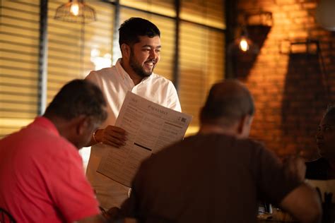 PADHARO - Best Vegetarian Indian Restaurant in Southampton