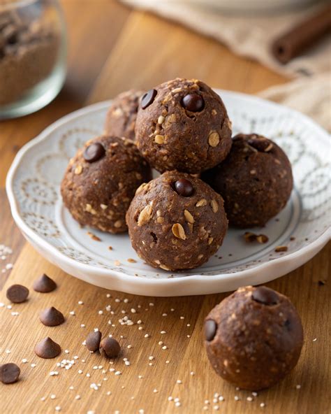 No-Bake Chocolate Peanut Butter Protein Balls (High-Protein Snack ...