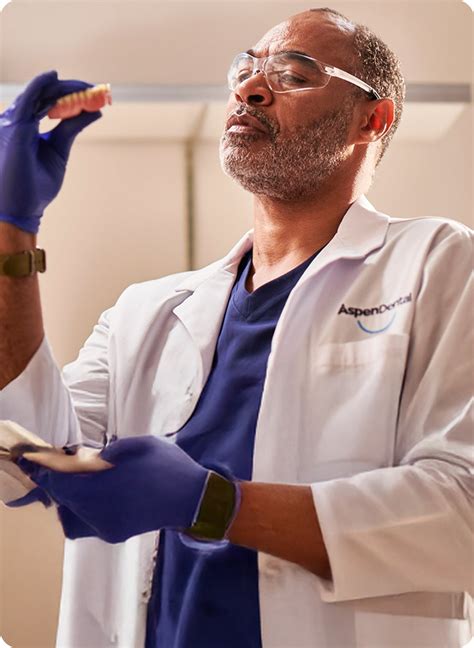 Plaque vs. tartar: what are the major differences? | Aspen Dental
