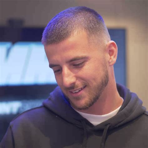 Number 4 Buzz Cut: Master Guide and DIY Grooming Tips