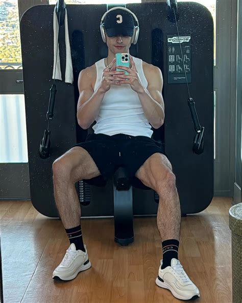 Darrell Jones | Nothing feels better than this | Instagram