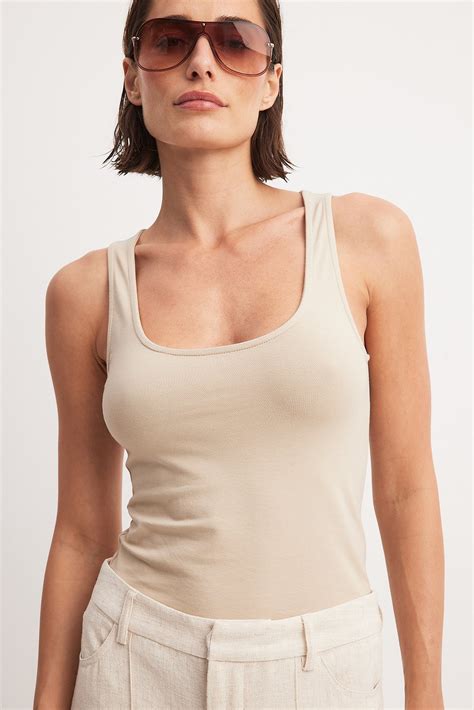 Scoop Neck Tank Top Beige | NA-KD