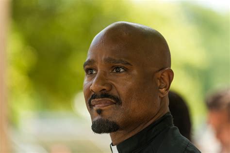 Seth Gilliam as Father Gabriel StokesÂ – The Walking Dead, Season 7 ...