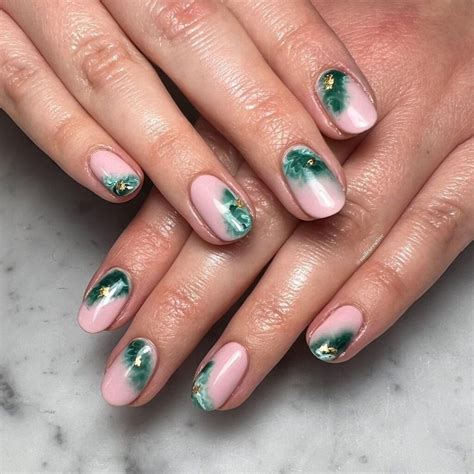 Blooming gel, i segreti di una nail art romantica e colorata