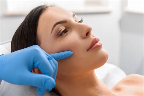 What Is Buccal Fat Removal? Cosmetic Surgery Procedure Trends in Hollywood - Newsweek