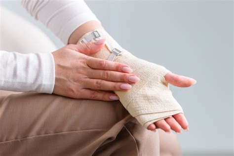 Recovery Timeline For Hand Fractures After Surgery - Spire Hand & Upper ...