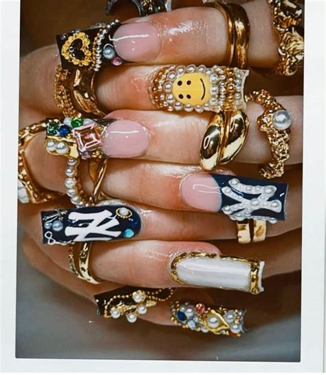 New York nails 💅🏾 in 2025 | Prom nails silver, Ny nails, Glow nails