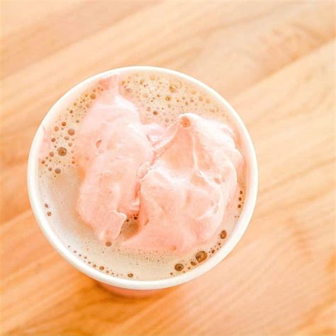 Easy Flavored Whipped Cream Recipe (Cherry Whipped Cream)