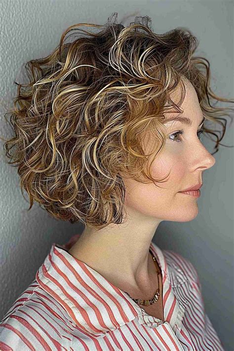 23 Stacked, Short Curly Bob Haircuts to Enhance Your Natural Curls in ...
