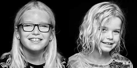 Een blije hond en verdrietig nieuws • Thuisblijvers