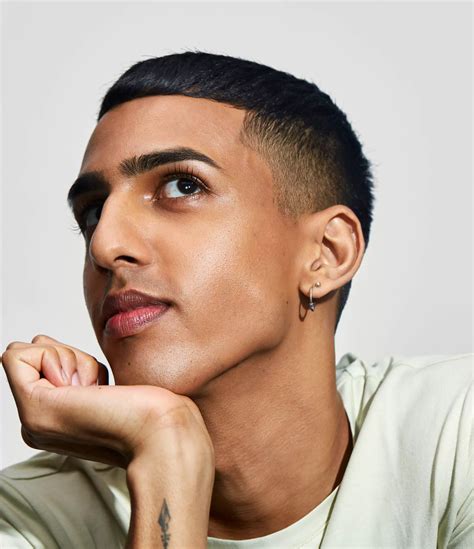 7 Best Hairstyles For Men With Oval Faces - Tira