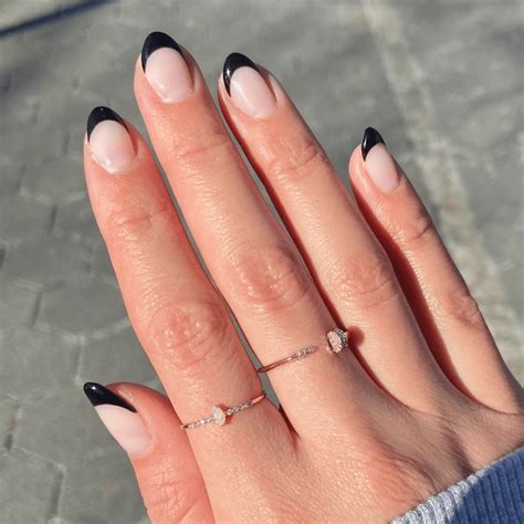 Get Elegant and Edgy with Black French Tip Nails on Short Square Nails ...