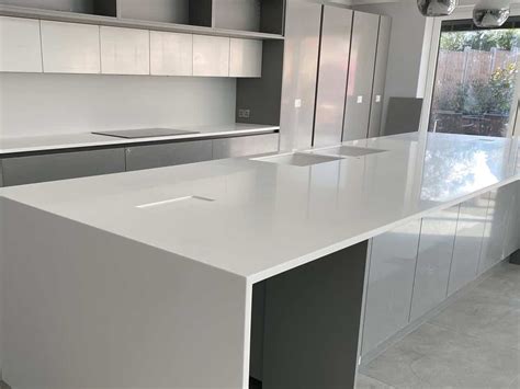 Granite Vs Quartz Vs Corian Worktops - What's Best For Your Kitchen ...