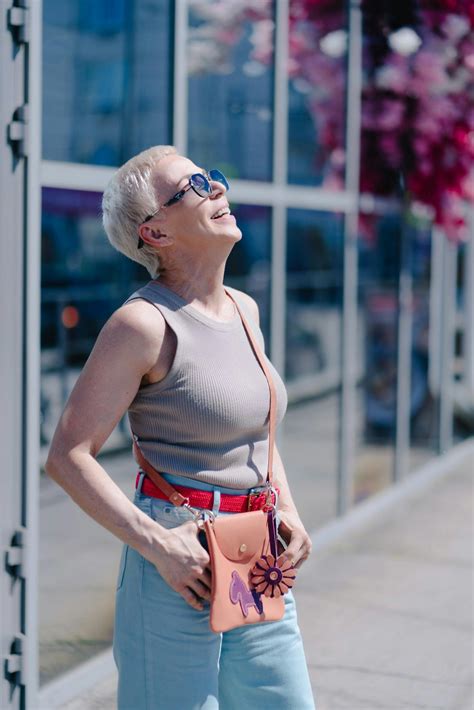 Large+Breasted+Women+In+Bikinis Photos, Download The BEST Free Large ...