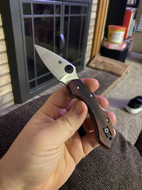 NKD! Spyderco Dragonfly 2 pakkawood! : r/knives