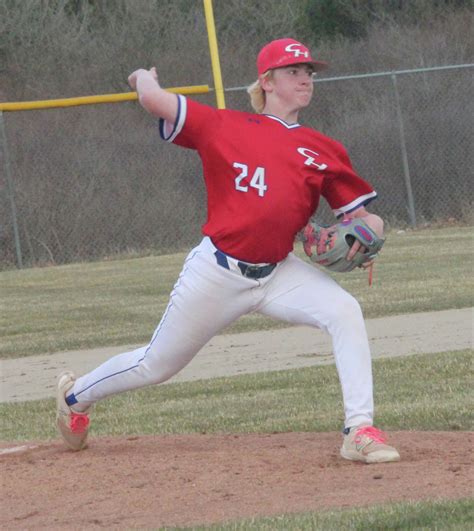 Big Rapids baseball team sweeps Chippewa Hills