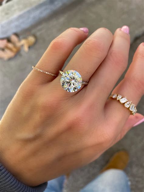 Engagement Rings Round Cut