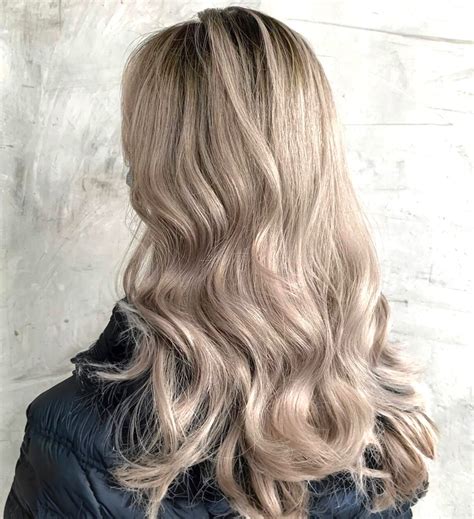 Lived In Blonde: The Ultimate Guide to Effortless Hair Colour - Gusto Hair