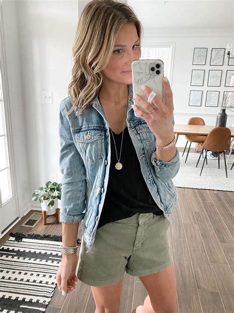 15 ways to style olive green shorts – These Merrilly Days | Green ...