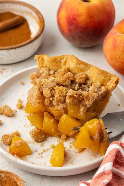 Best Peach Crumble Pie Recipe (brown sugar topping)