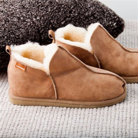 ANNIE Shepherd Womens Sheepskin Slippers with Sole | Sheepskin slippers ...