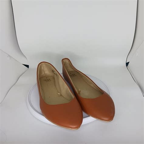 Time and Tru tan ballet flats pointy size 7 - Depop