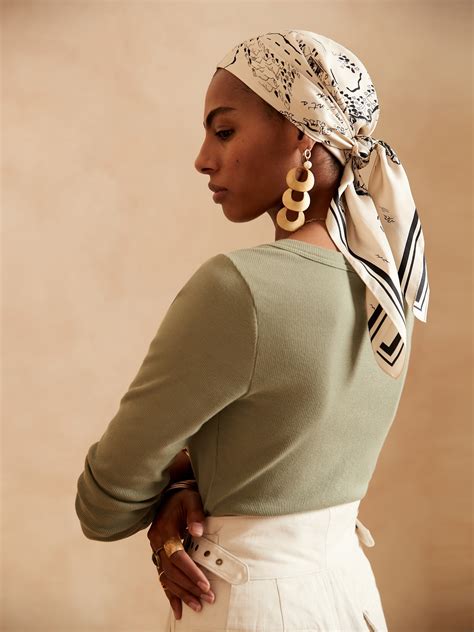 Ribbed Boat-Neck T-Shirt | Banana Republic