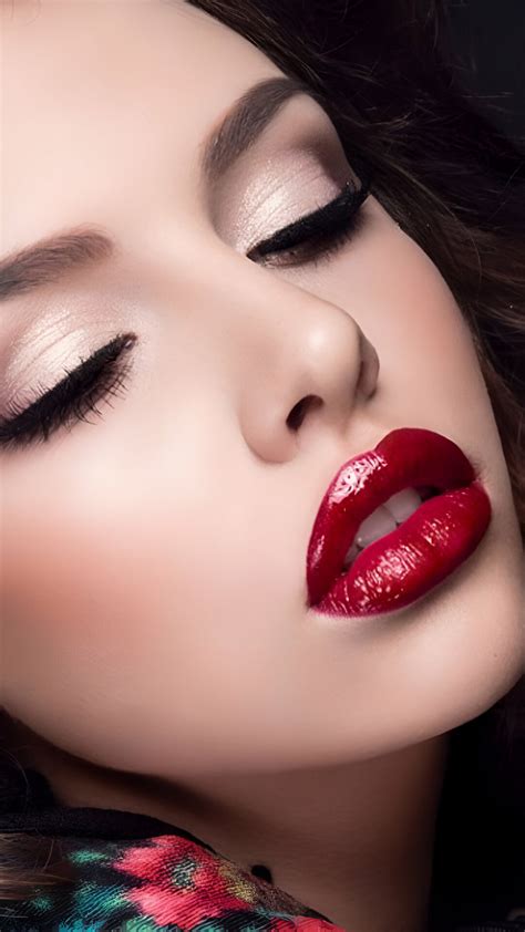 50 Stunning Red Lipstick Looks Perfect To Slay This Valentine - Woman ...