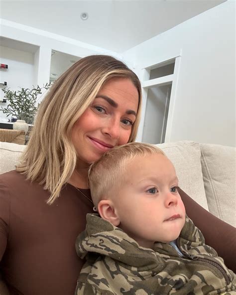 Dayle Hoffman Kerns | Last pic is a vibe 😂 solid Saturday morning at the farm | Instagram