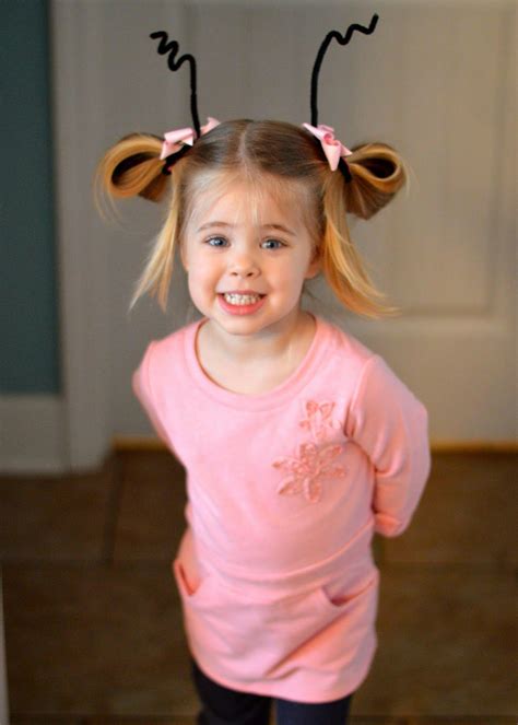 Dr. Seuss Day Simple DIY cindy lou who costume halloween Dr. Seuss, Dr ...
