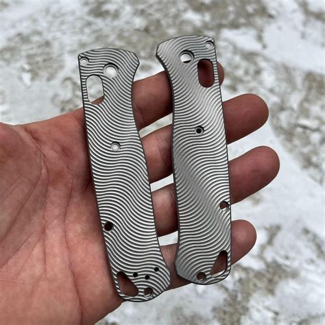 Benchmade Bugout 535 Replacement Scale Kit / TITANIUM Dizzy Pattern ...