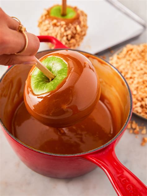 Best Caramel Apple Recipe - How To Make Caramel Apples