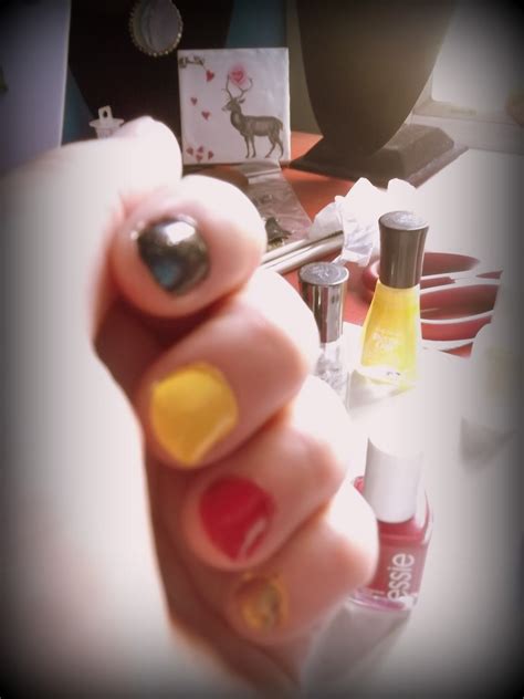 avabunny: Retro nail art you can do yourself at home