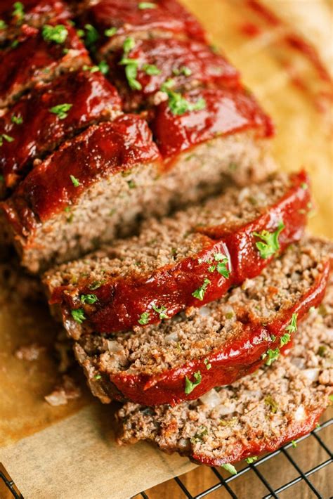 Traditional meatloaf recipe with brown sugar and ketchup glaze – Artofit