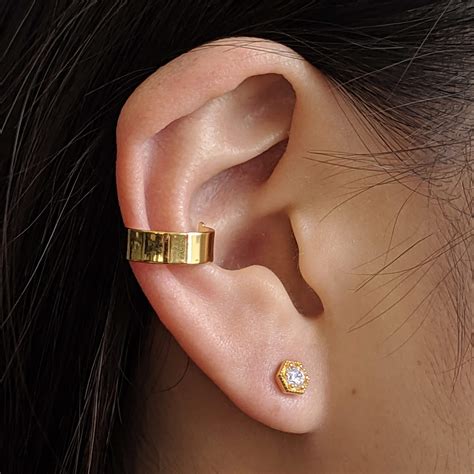 How to Wear Ear Cuffs: Everything You Need to Know | Maison Miru