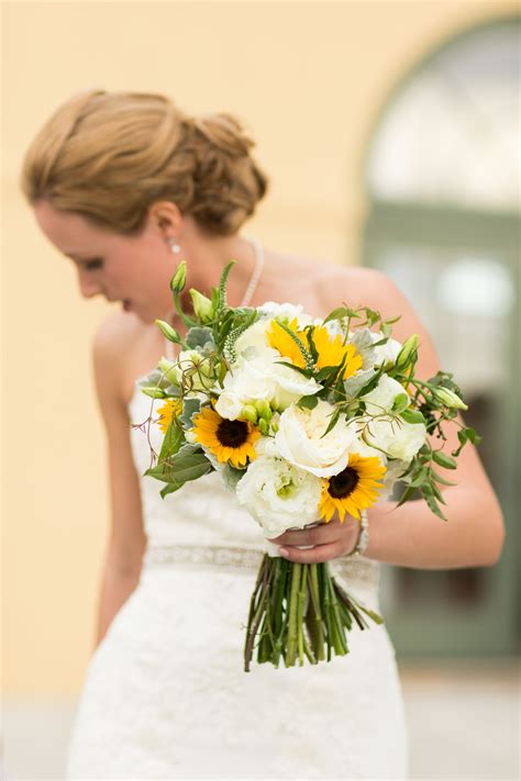 Sunflower wedding bouquets centerpieces – Artofit