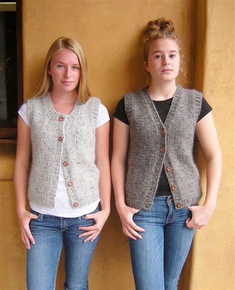 Ravelry: Calidez Vest by Jenjoyce Design | Knit vest pattern, Vest ...