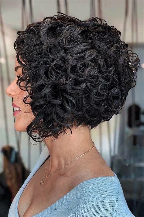 23%20Stacked,%20Short%20Curly%20Bob%20Haircuts%20to%20Enhance%20Your ...