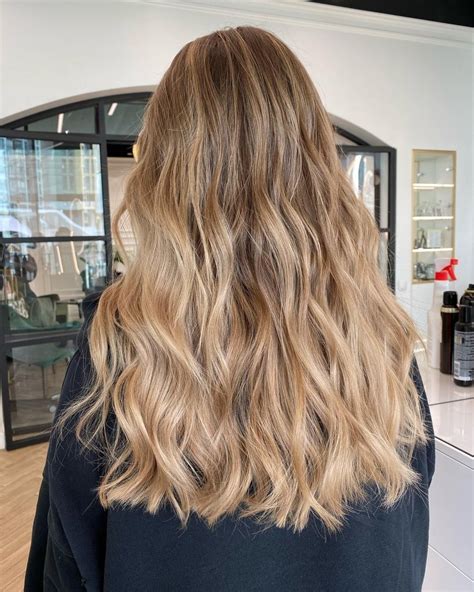 23 Wavy Perm Hairstyle Ideas for a Stylish, Beachy Look