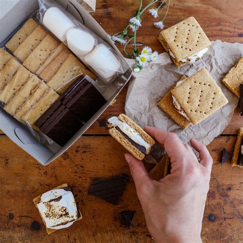 DIY S'mores Kits - Strawberry Blonde Bakery