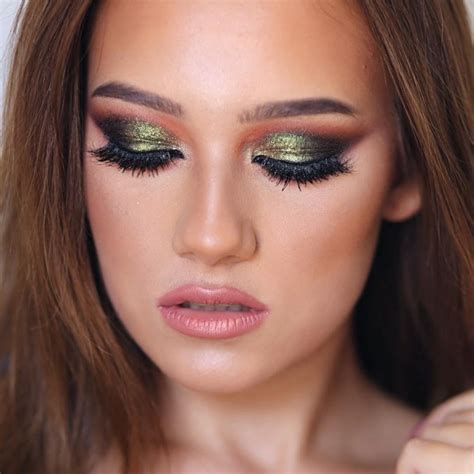 Green Iridescent Eyeshadow at Caleb Bateson blog