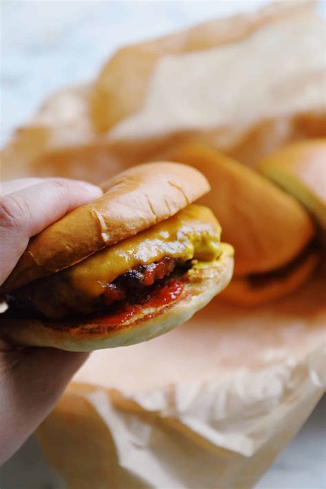 Cheeseburger - Recipe for cheeseburger a la McDonalds