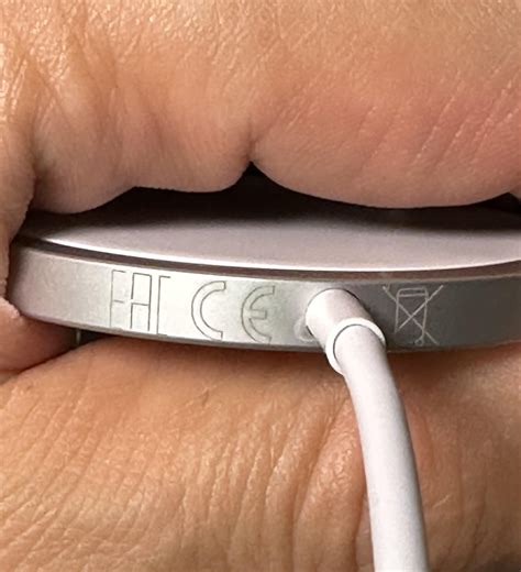 Does your MagSafe look like that? Mine might be fake. It doesn’t pop up ...