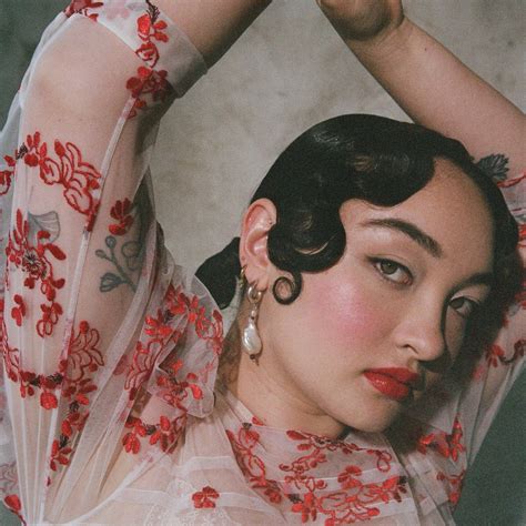 rain - Lyrics - mxmtoon | LETRASBOOM.COM