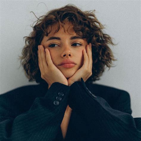 Pin by ten on ch › juniper hazelwood | Portrait photography poses, Artistic portrait photography ...