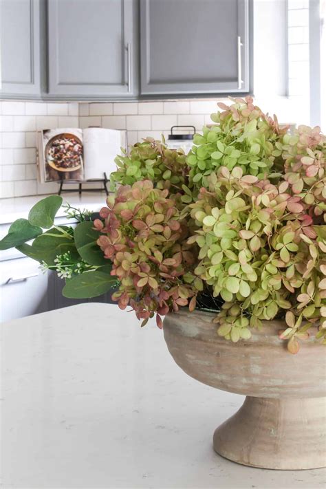 How to Dry Limelight Hydrangeas for Lovely Fall Decor | How to dry ...