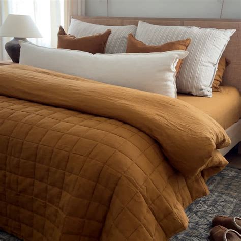 Quince Bedding and Sheets Expert Review 2025