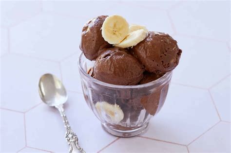 Healthy Chocolate Ice Cream For Breakfast - Bigger Bolder Baking