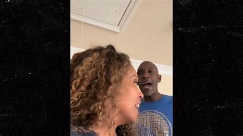 Ex-NBAer Joe Smith Furious After Discovering Wife's OnlyFans Page